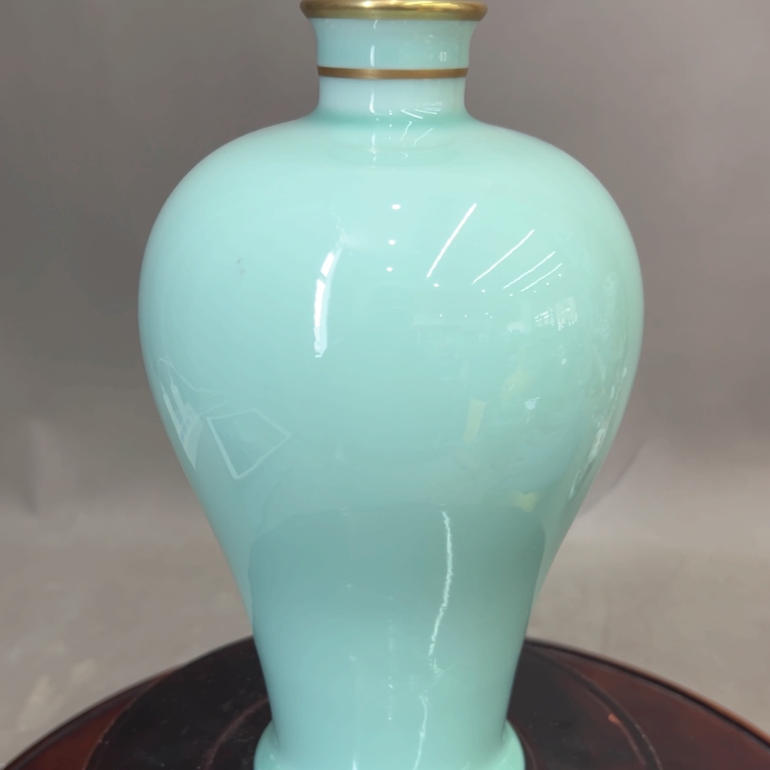 摆件青釉梅瓶描金全品