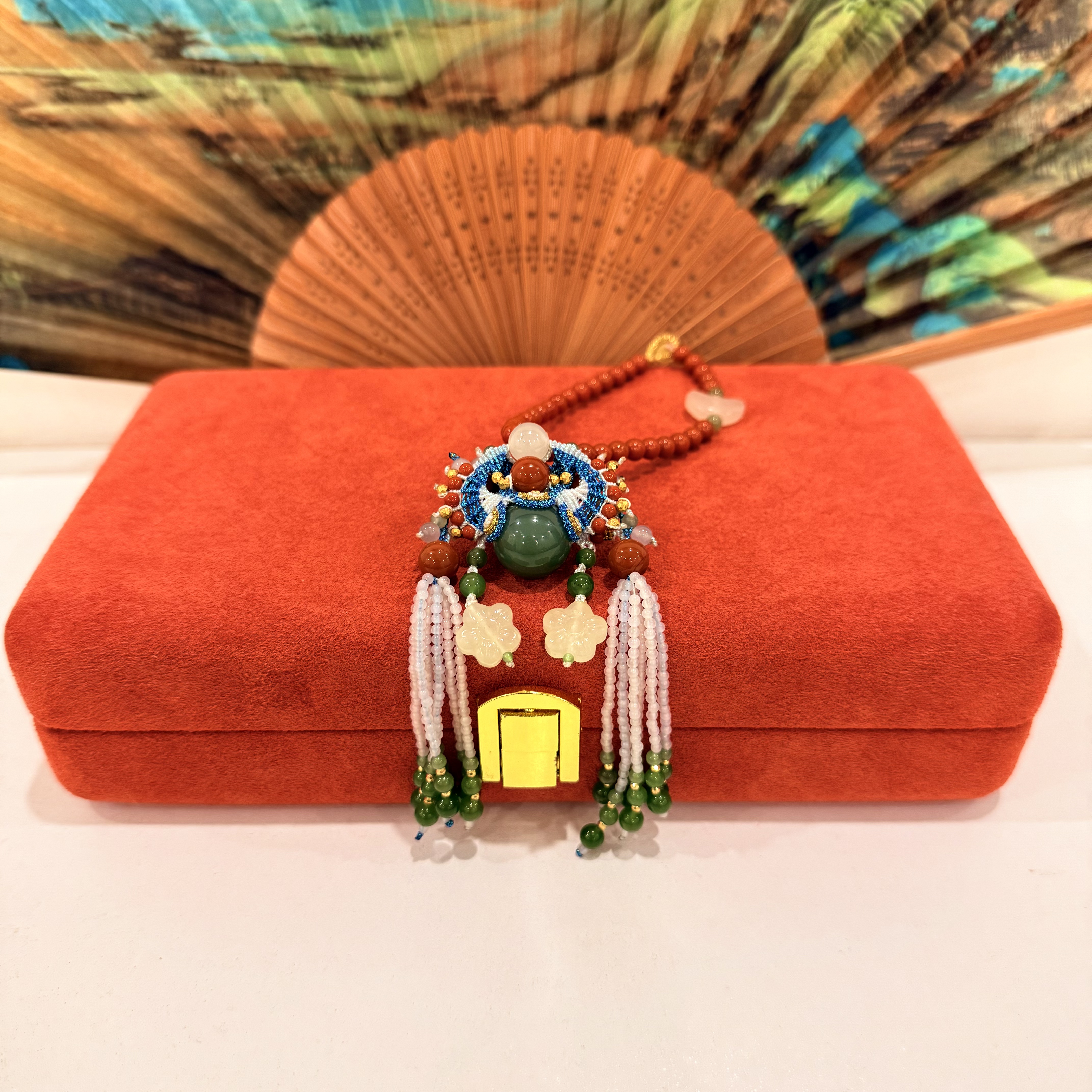    壹屿珠宝     122424  18k金配件和田玉典藏级挂饰  