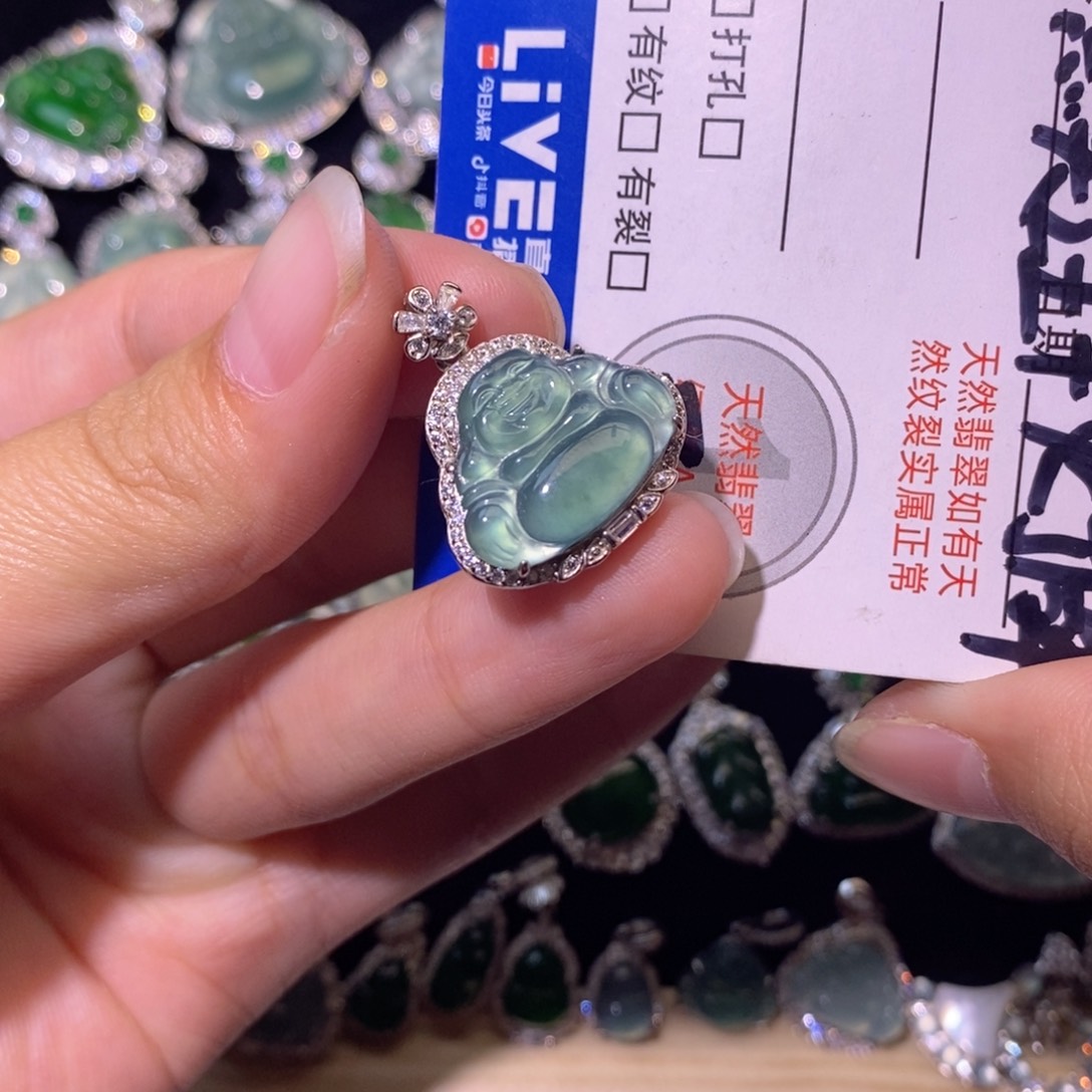 豆****翡翠银S925镶嵌颈饰天然