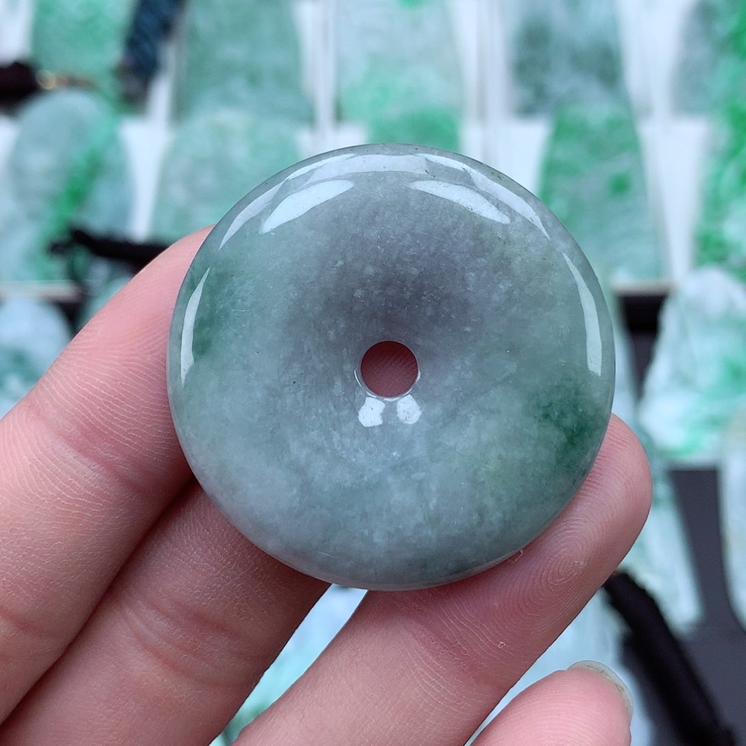 翡翠颈饰未镶嵌翡翠吊坠