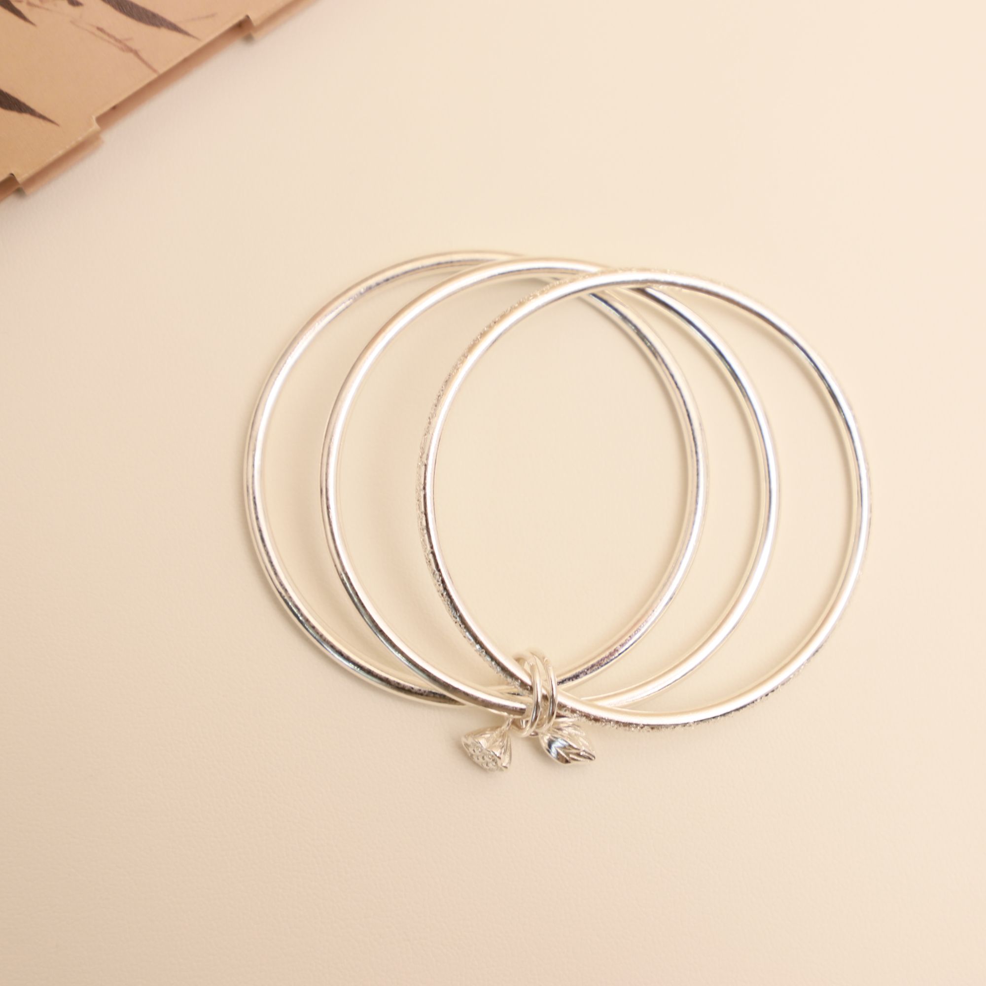 足银手镯 足银2-2三生三世莲蓬吊坠手镯原创，手工百搭精美简约