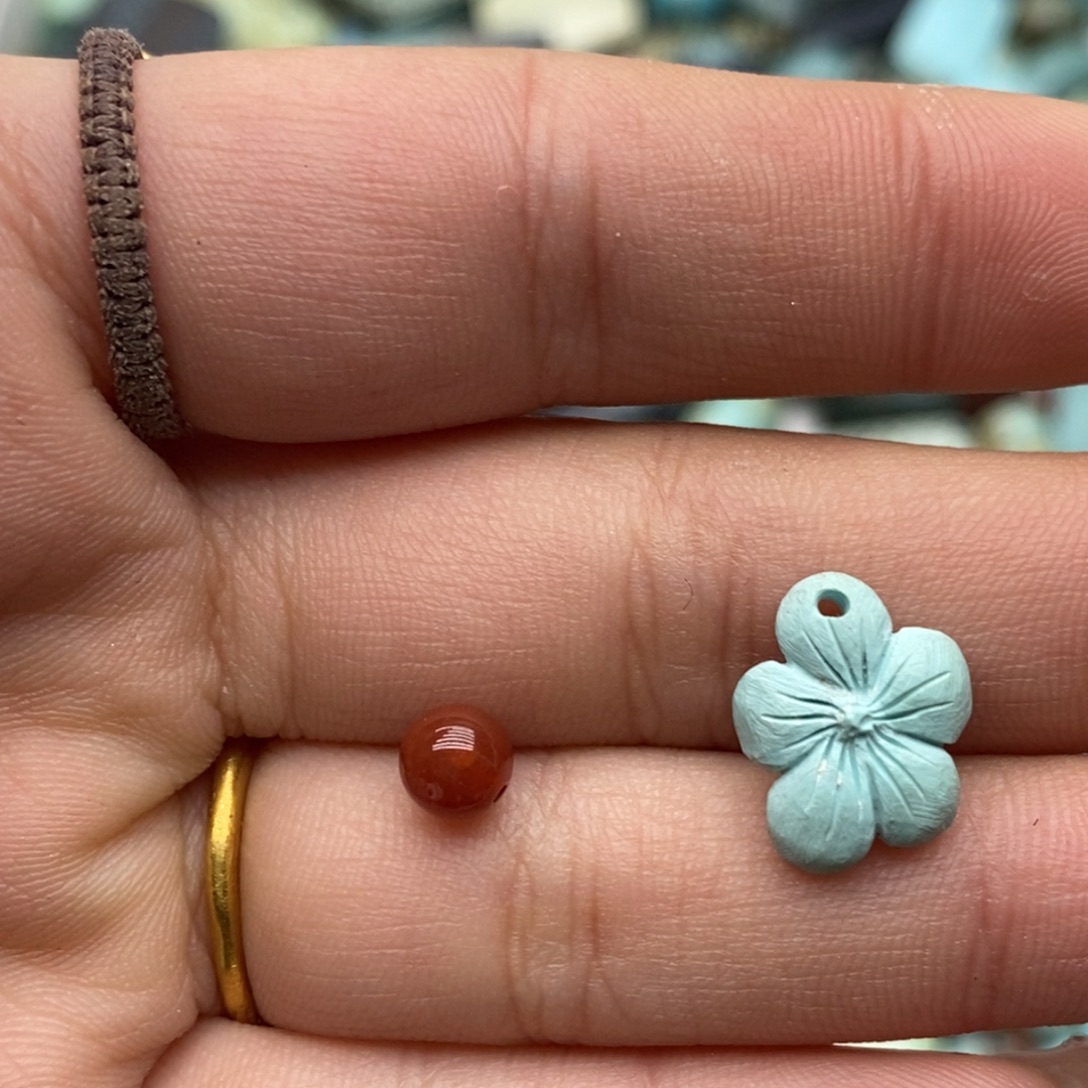 南红玛瑙未镶嵌珠宝奇石