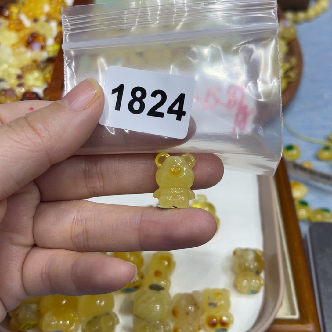 琥珀珠宝奇石未镶嵌