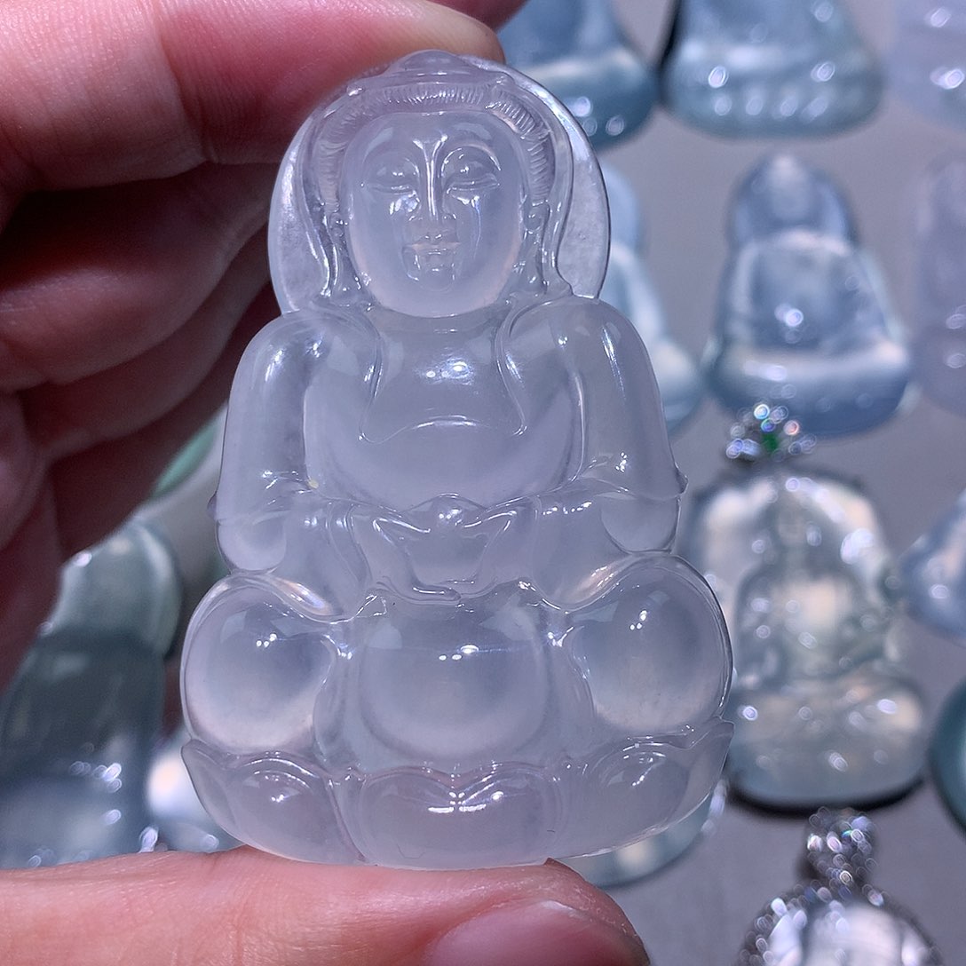 翡翠颈饰未镶嵌观音