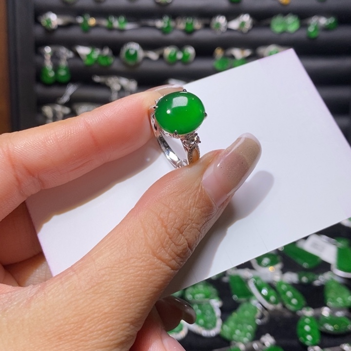 翡翠戒指18K金镶嵌蛋面戒指