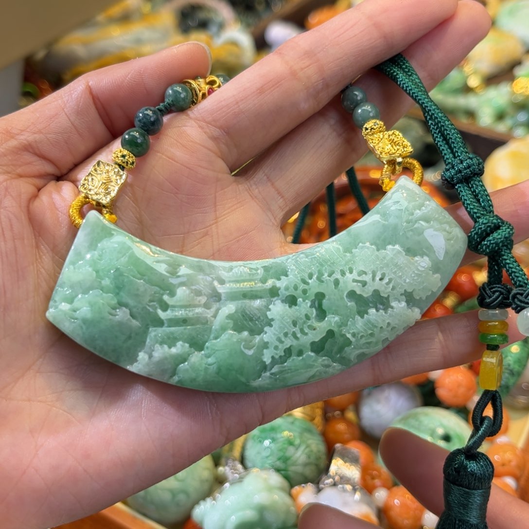 翡翠颈饰未镶嵌待编款