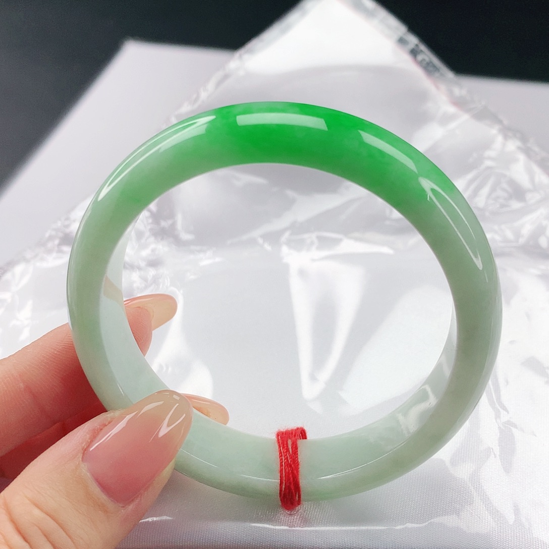 翡翠手镯未镶嵌翡翠397