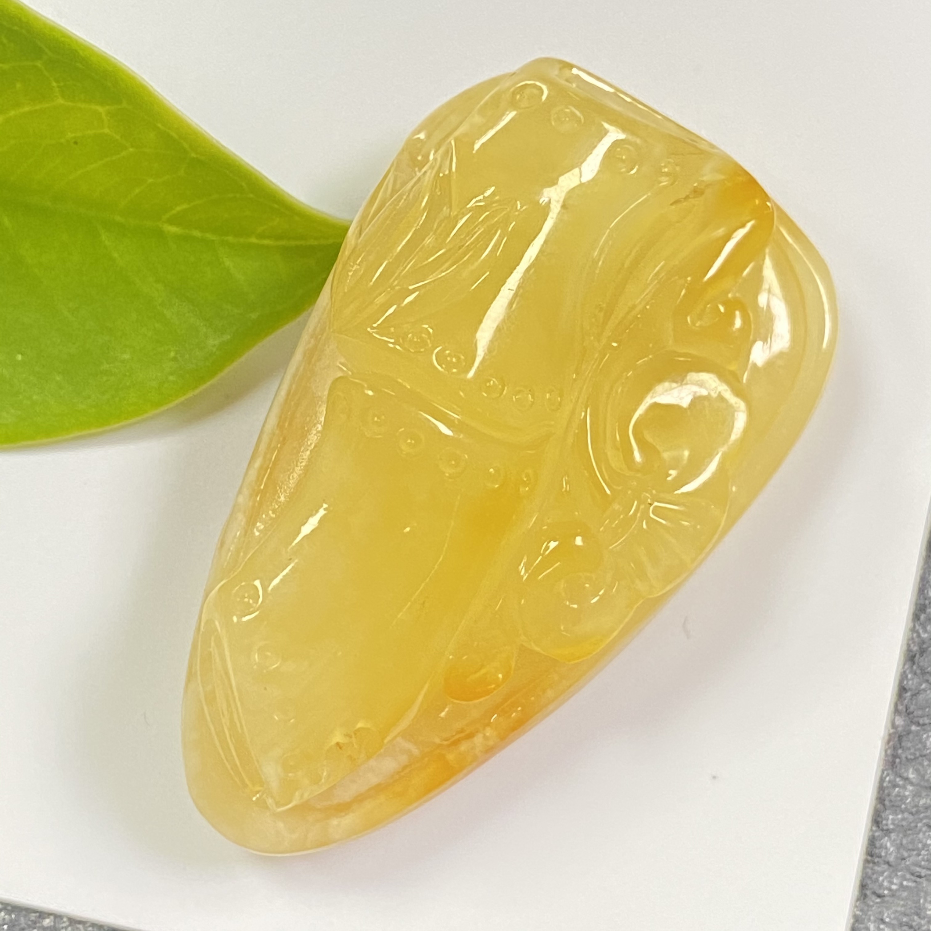 「戴琴珠宝」Z858-蜜蜡雕刻件吊坠（多样性发其一）