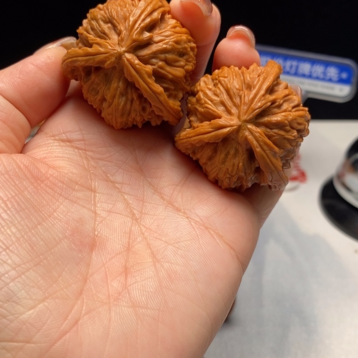 吊坠文玩核桃39尺全品白狮子正奔