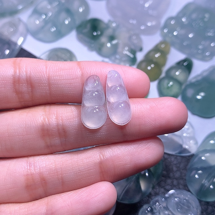 【闪购商品】翡翠颈饰未镶嵌一对
