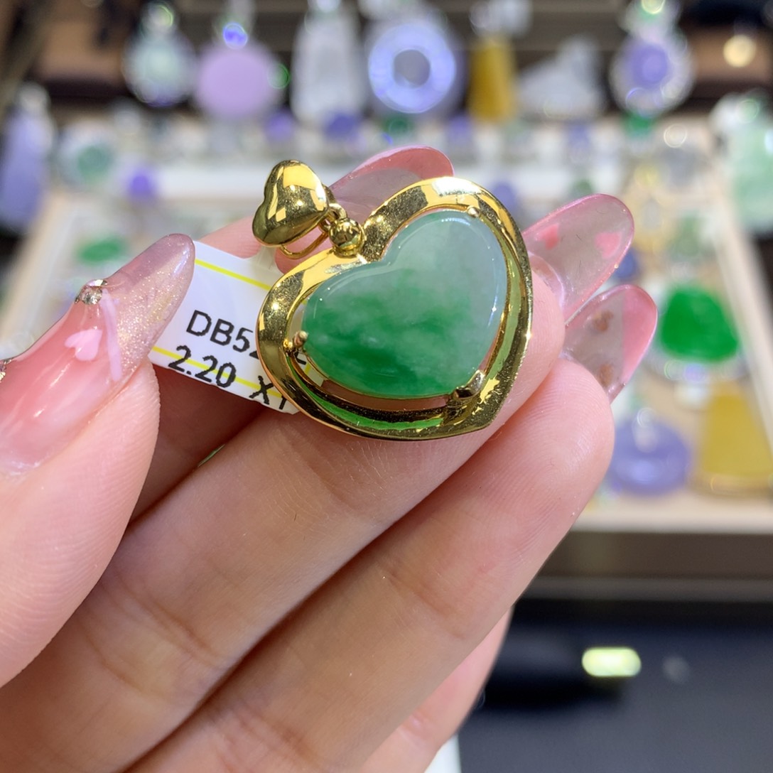 翡翠颈饰18K金镶嵌翡翠