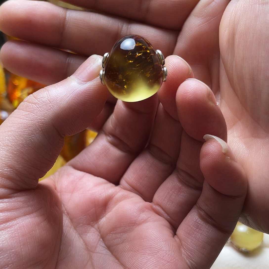 玉***人琥珀银S925镶嵌裸石戒指