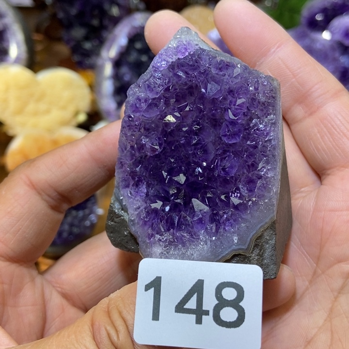 紫晶未镶嵌大型摆件（非配饰）