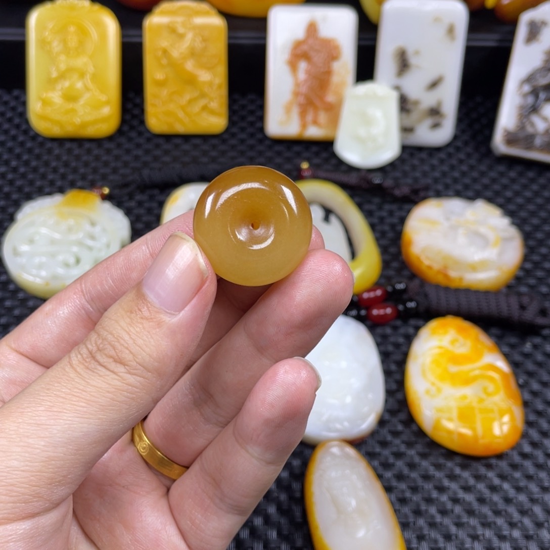 颈饰未镶嵌和田玉