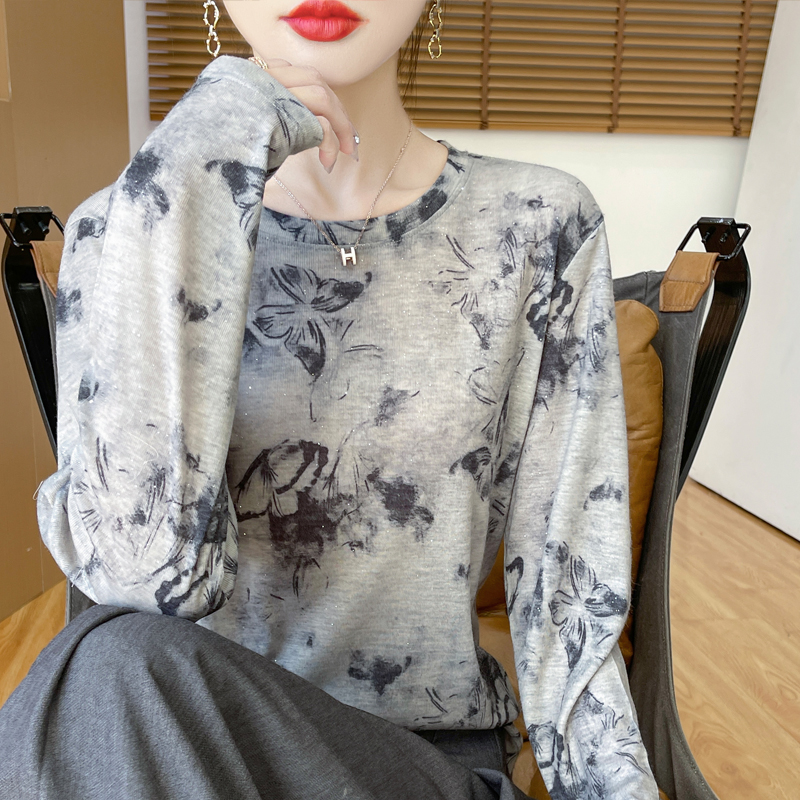 印花蝴蝶字母T恤打底宽松长袖静奢风洋气短袖女款爆款2025新款