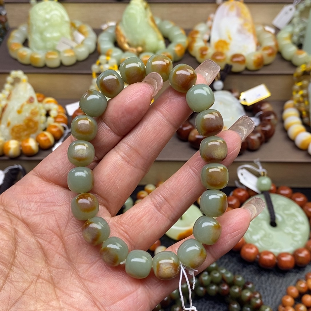 透闪石质玉未镶嵌手串