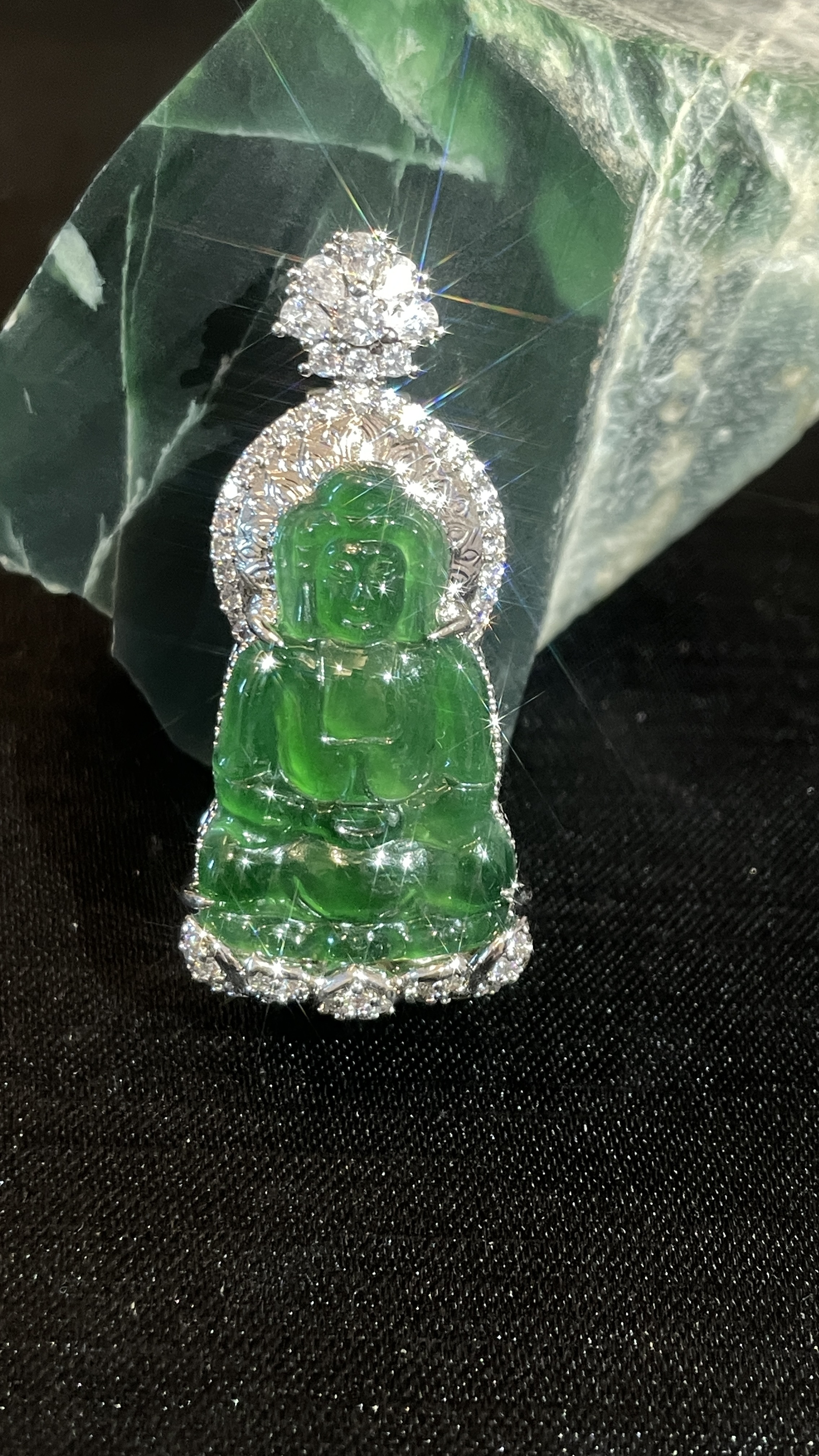 【莲】天然翡翠A货阳绿观音吊坠