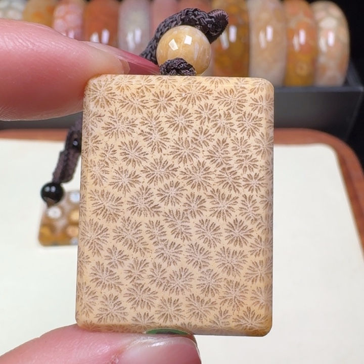 硅化玉未镶嵌吊坠(不含链)