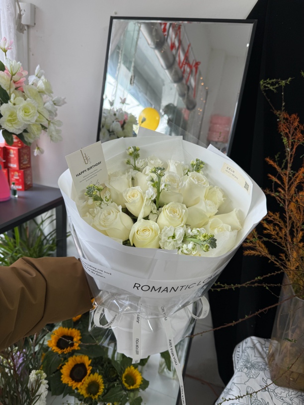 21朵白玫瑰花束