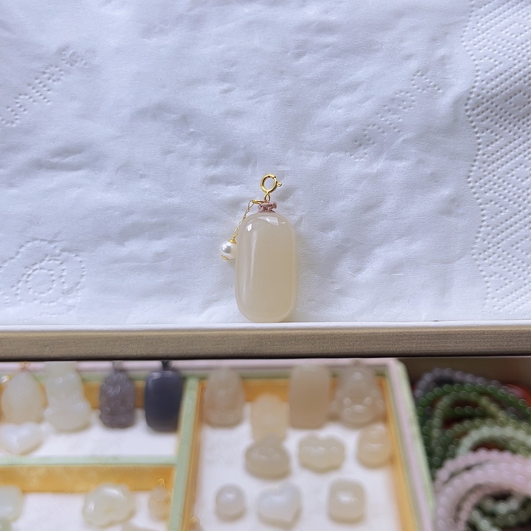 和田玉18K金镶嵌吊坠(不含链)