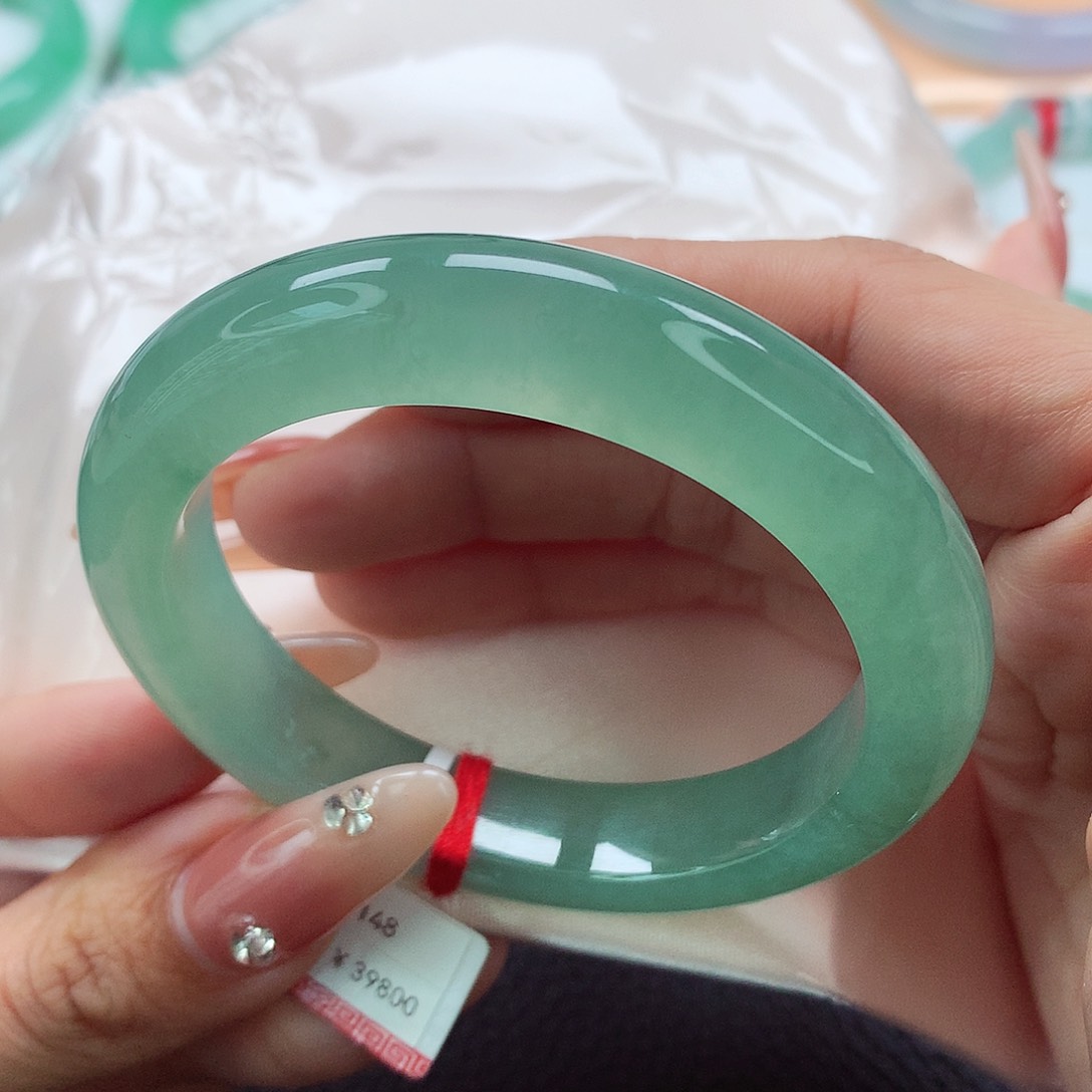 翡翠手镯未镶嵌52.53.54