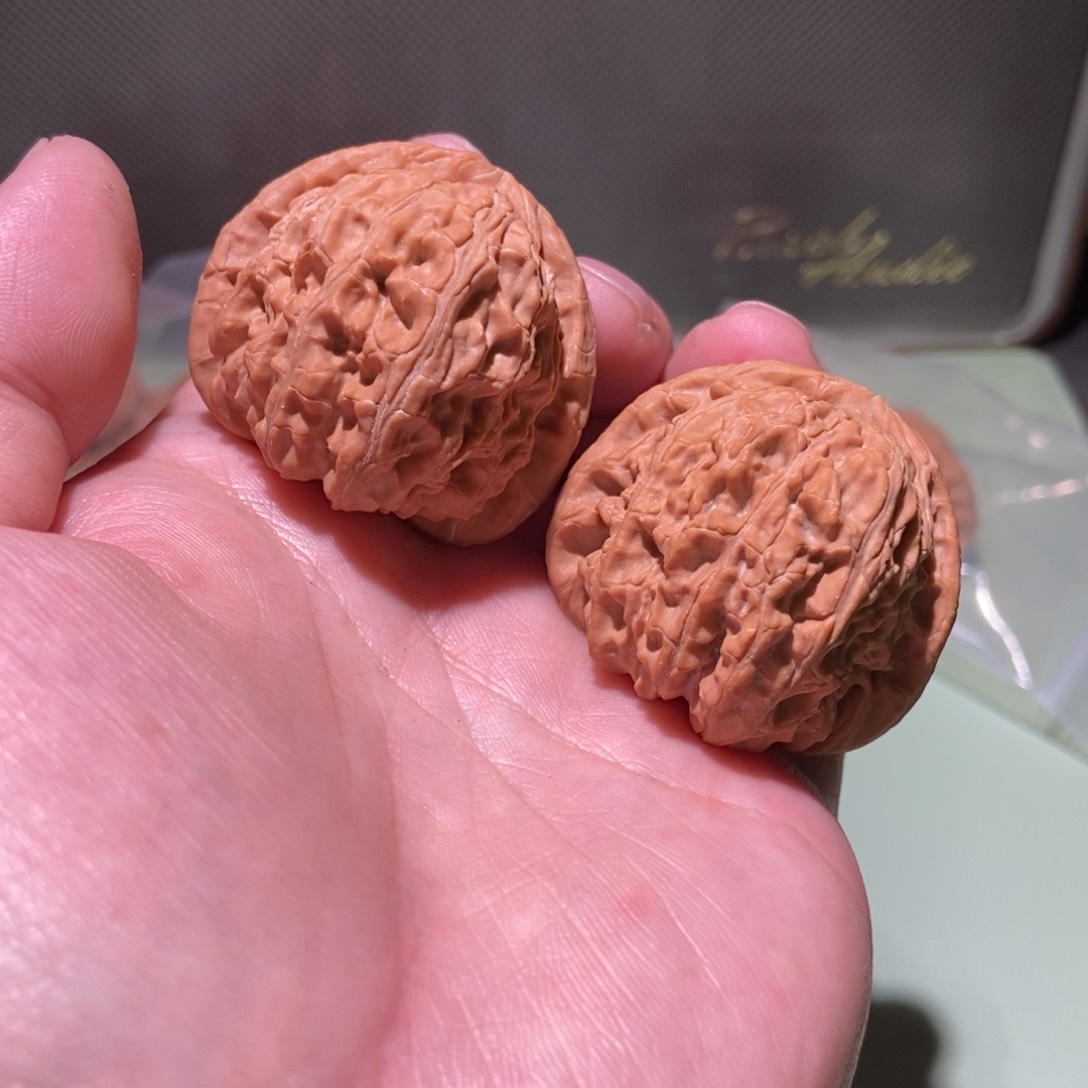 文玩核桃吊坠40白狮子全品