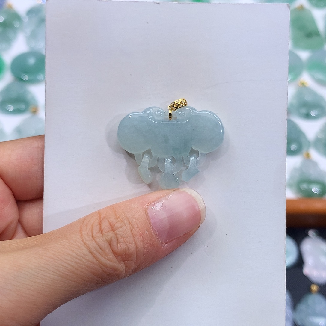 翡翠18K金镶嵌颈饰翡翠吊坠