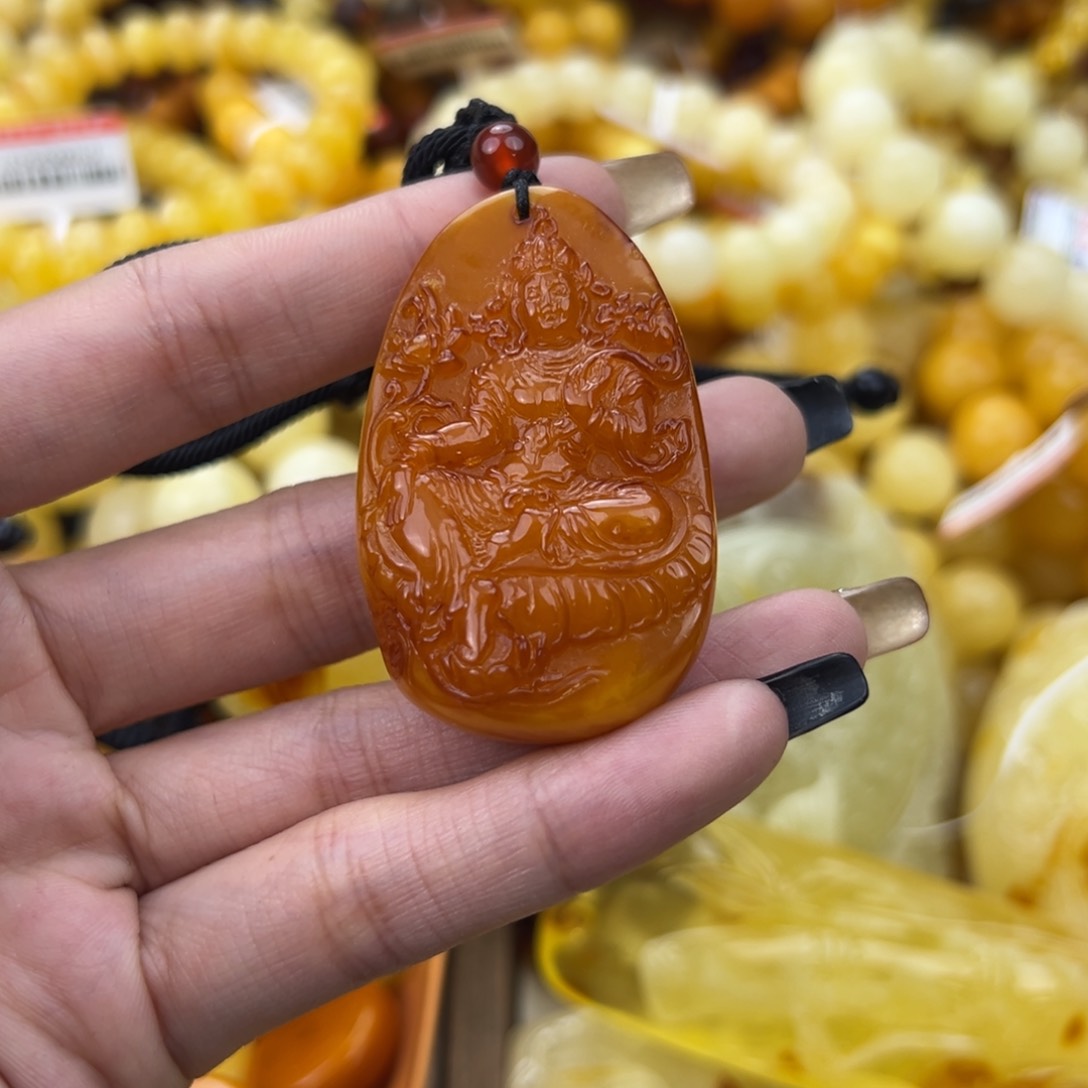 琥珀珠宝奇石未镶嵌