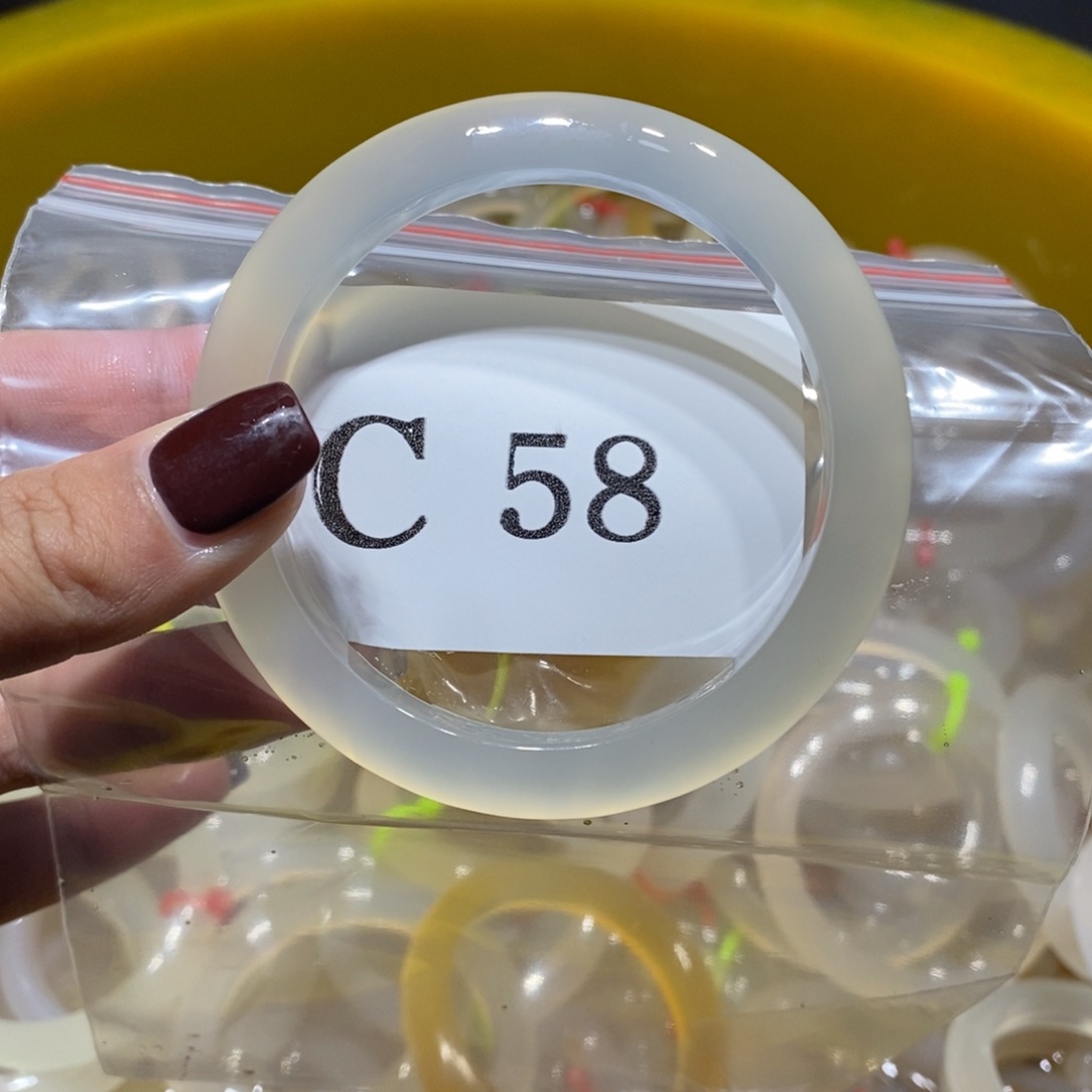 咸****玛瑙/玉髓未镶嵌手镯