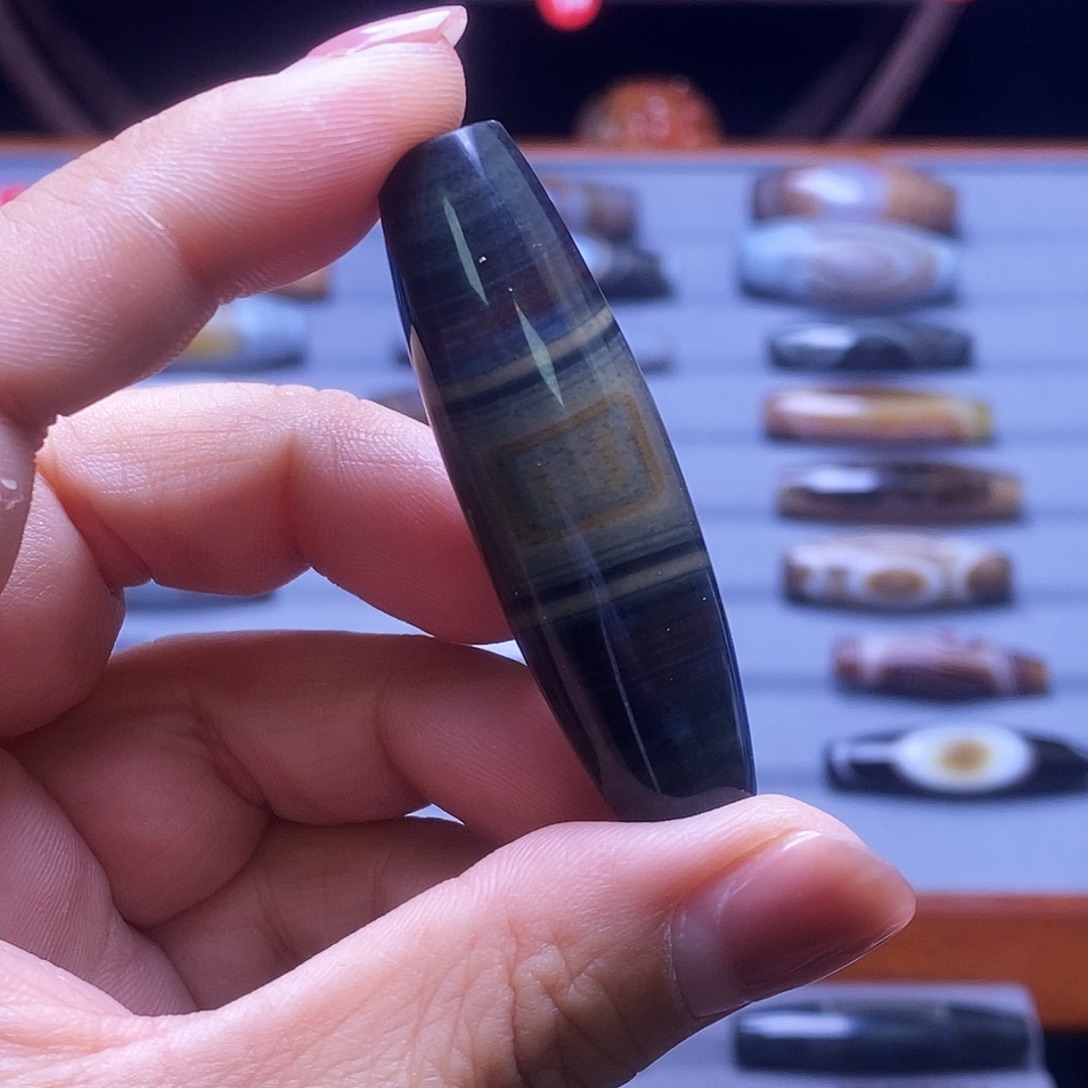 昂***扎玛瑙/玉髓未镶嵌颈饰