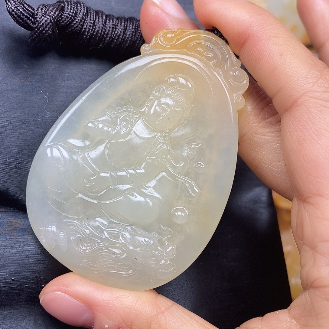 石英质玉（黄龙玉）颈饰未镶嵌