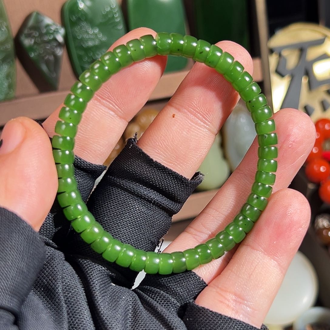 和田玉（碧玉）手串未镶嵌精工6mm药片红皮老料