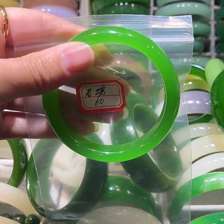 和田玉（糖玉）未镶嵌手镯