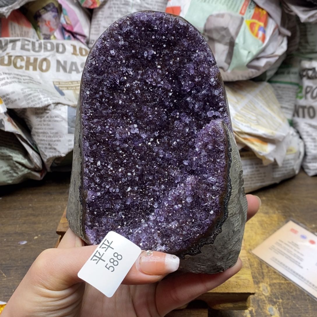 水晶乌拉圭未镶嵌