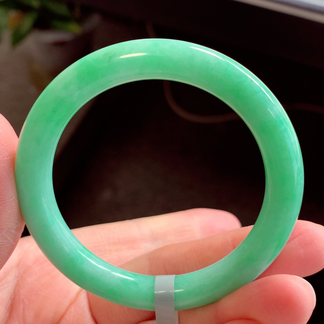 翡翠手镯未镶嵌缅甸翡翠