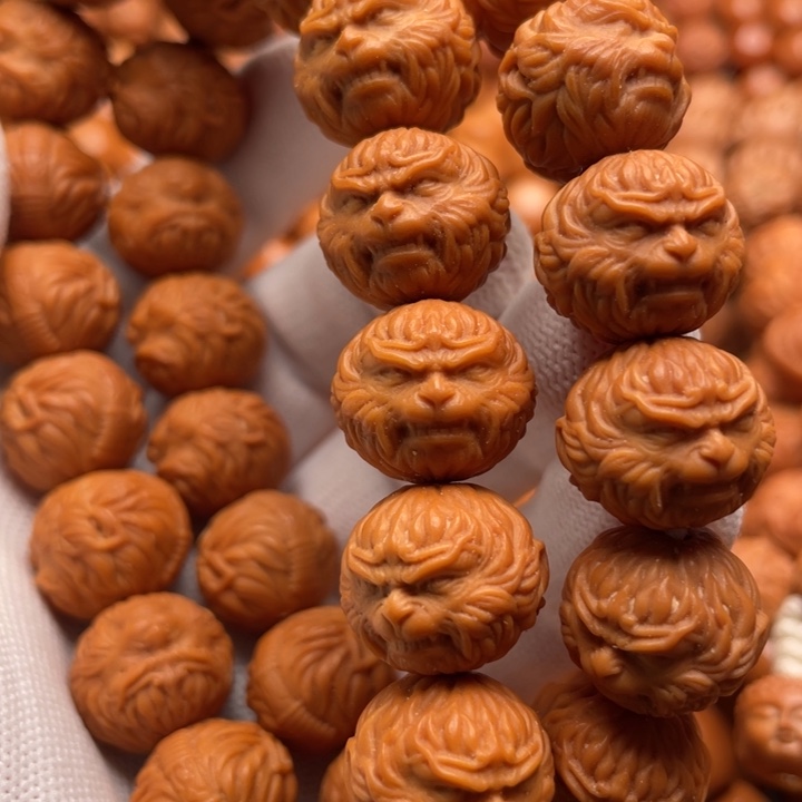 猴头核桃吊坠小***武斗战胜佛