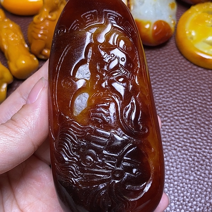 开***福和田玉未镶嵌颈饰