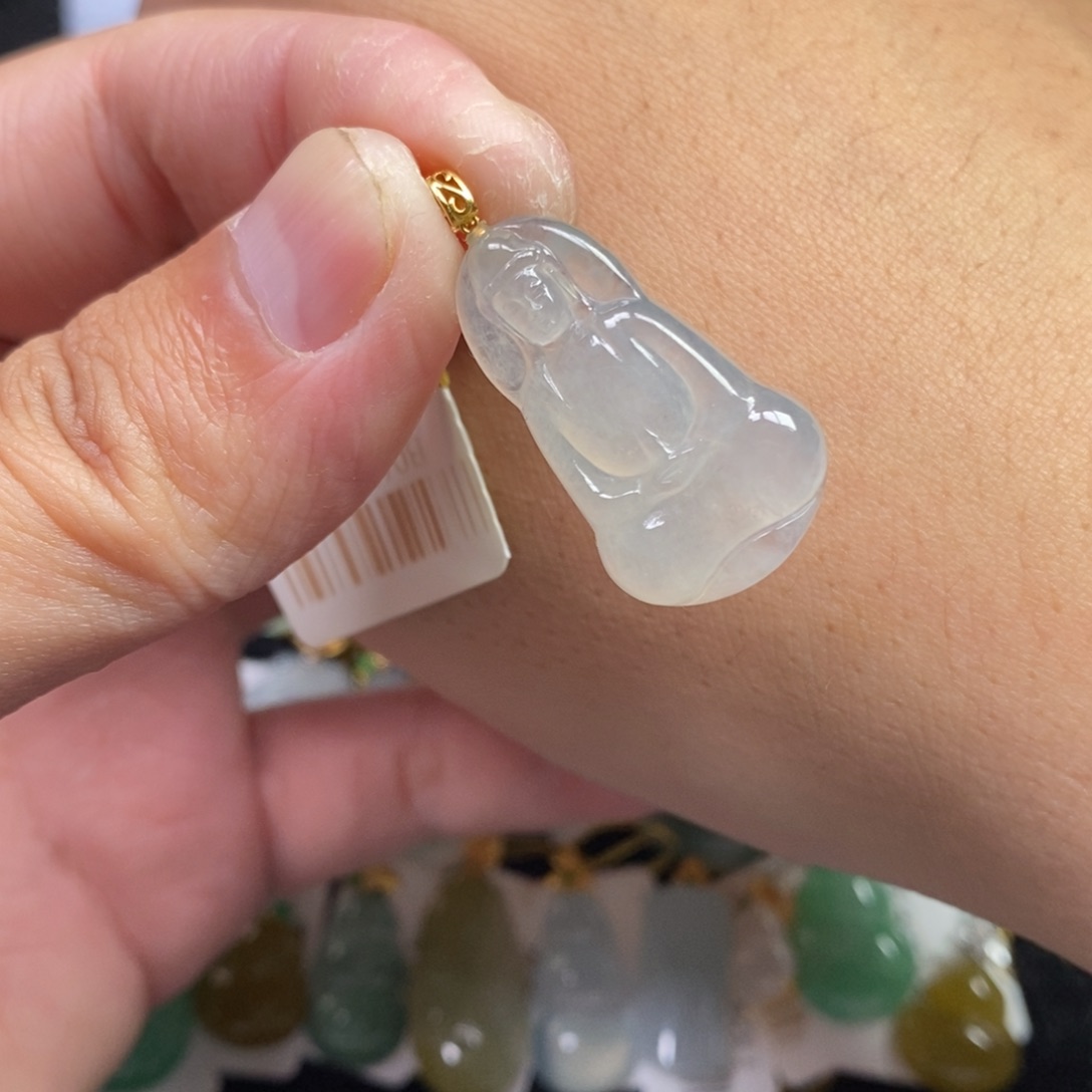 翡翠18K金镶嵌颈饰素衣观音