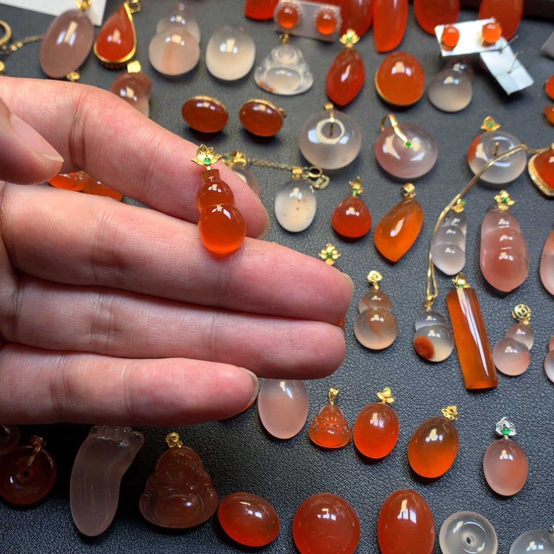 南红玛瑙未镶嵌颈饰