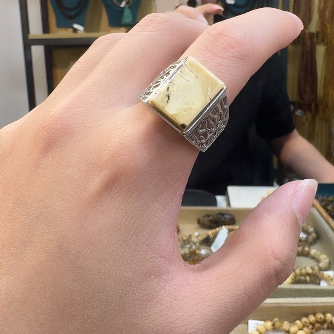 琥珀未镶嵌裸石抚顺琥珀干白花戒指