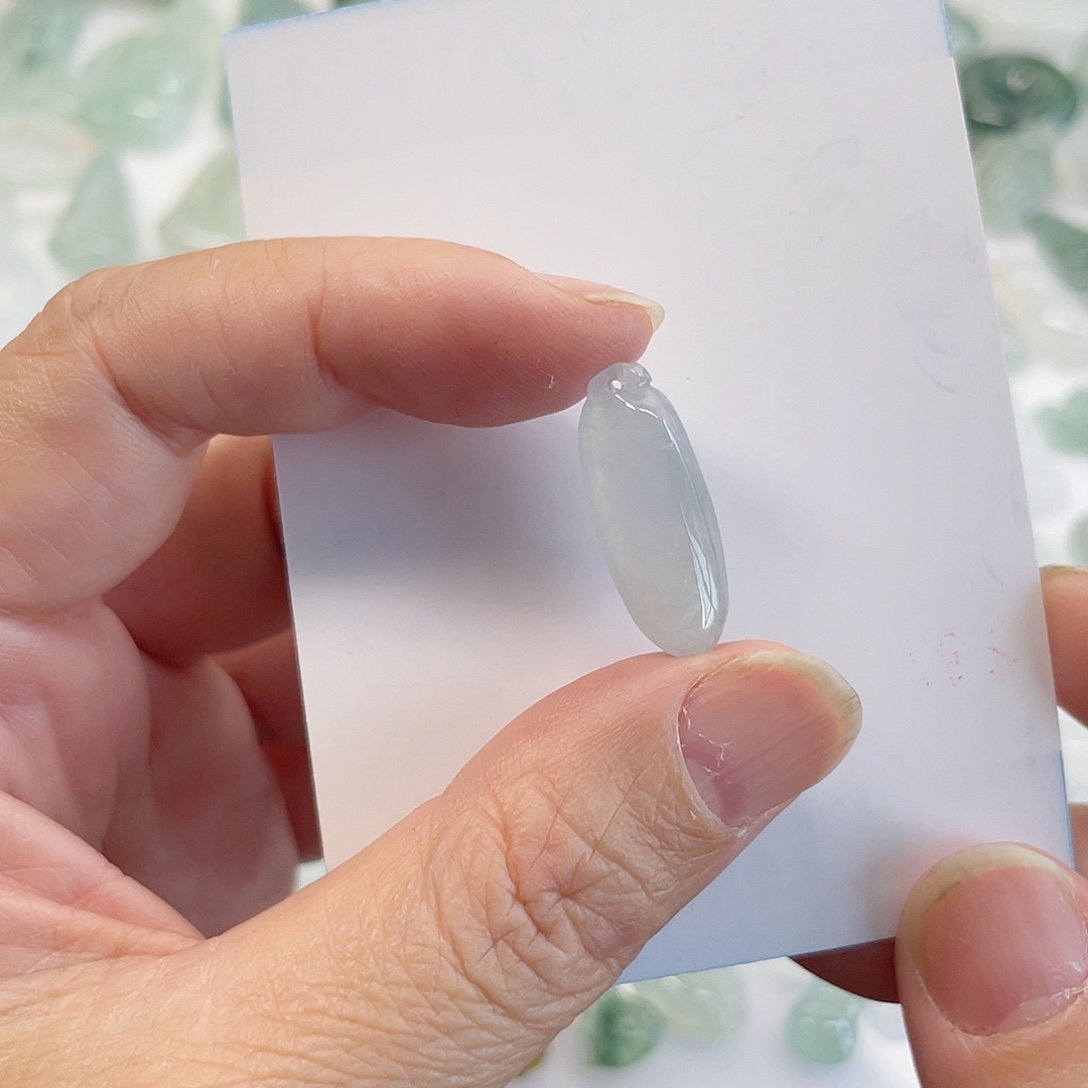 翡翠未镶嵌颈饰小冰瓜