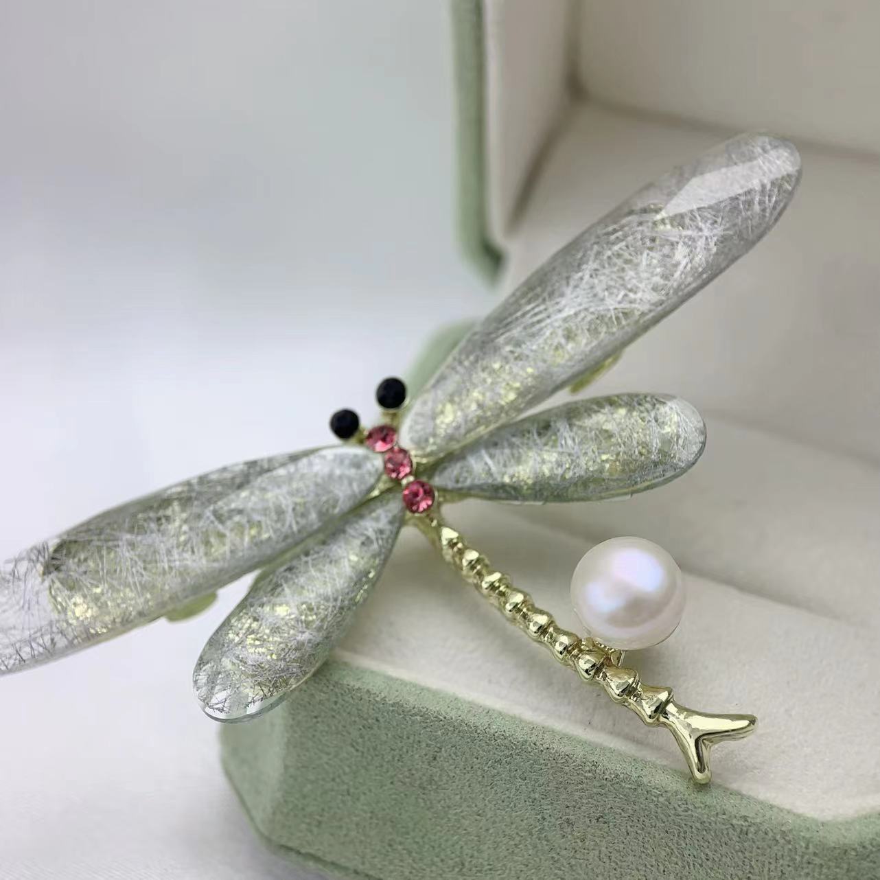 蜻蜓淡水珍珠胸针
