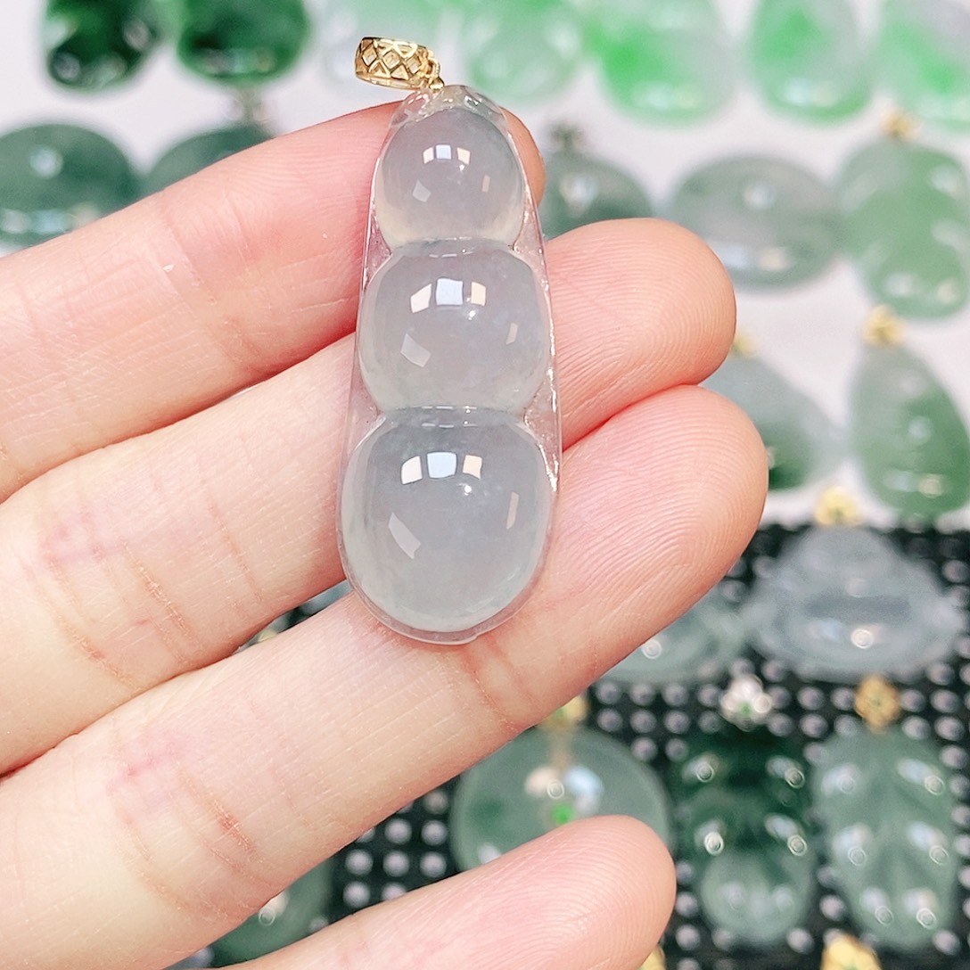 翡翠18K金镶嵌颈饰