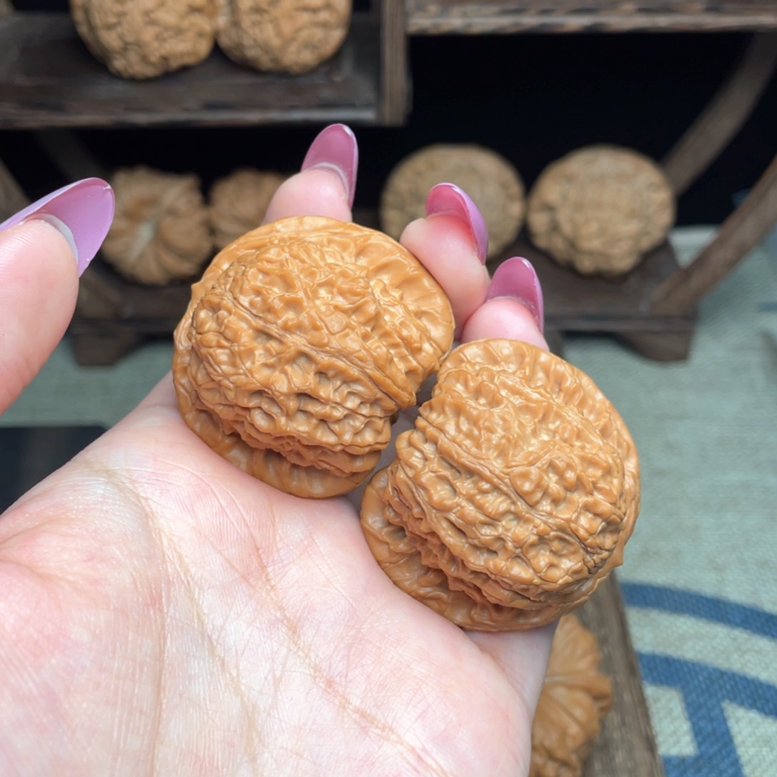 文玩核桃吊坠国*40血麒麟