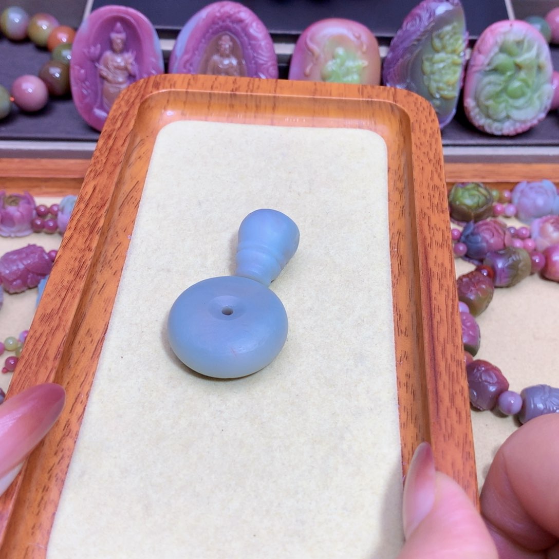 玛瑙挂件未镶嵌自**得盐源定制