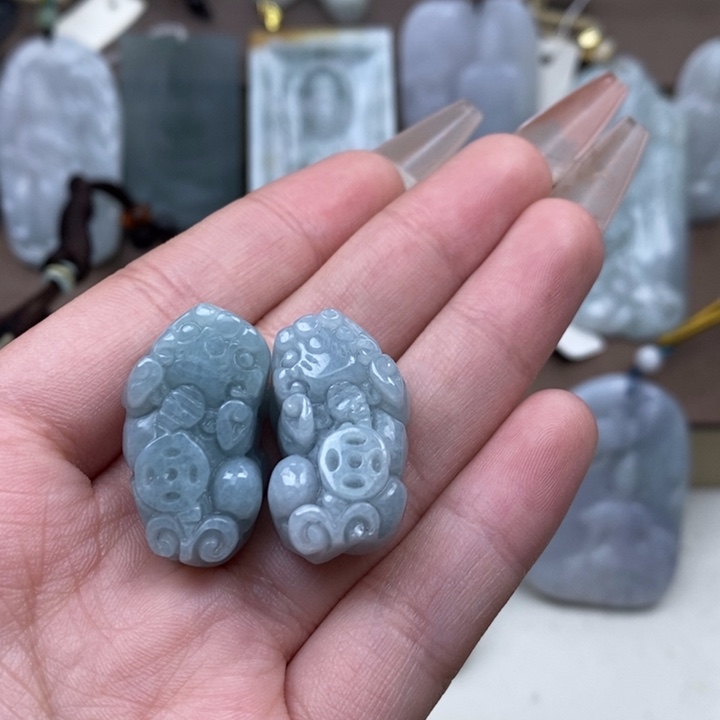 翡翠颈饰未镶嵌阿*～翡翠