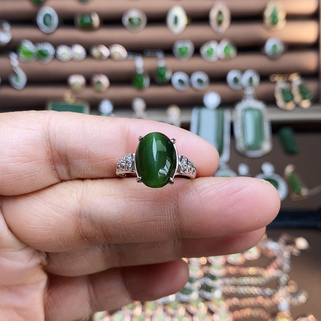 吊坠(不含链)银S925镶嵌和田玉（碧玉）做*己戒指