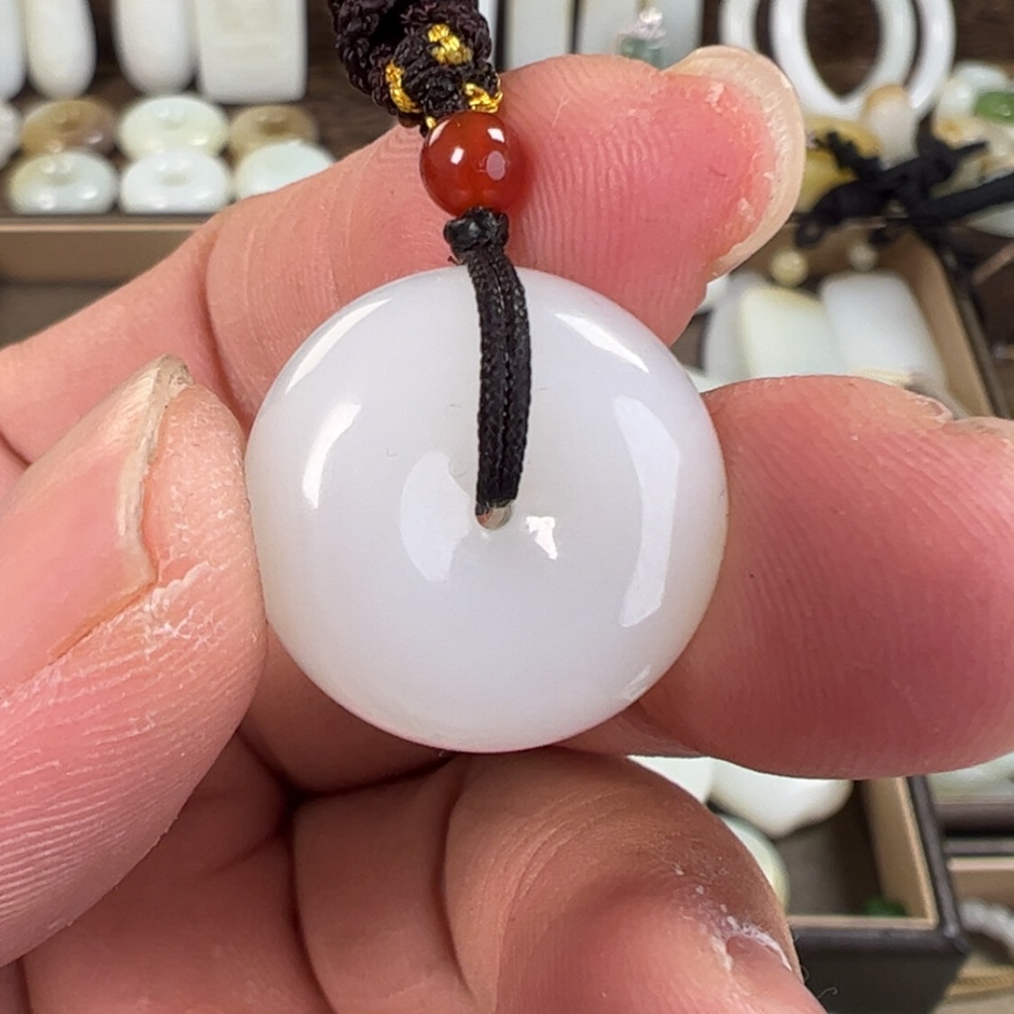 【闪购商品】和田玉颈饰未镶嵌漂**姐