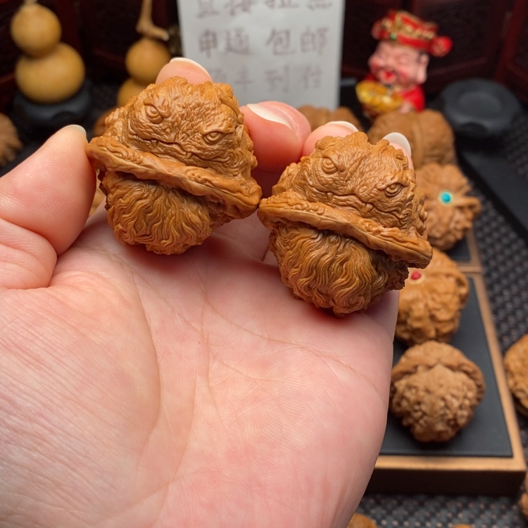 文玩核桃把件纯手工雕刻龙蟾42尺蛤蟆