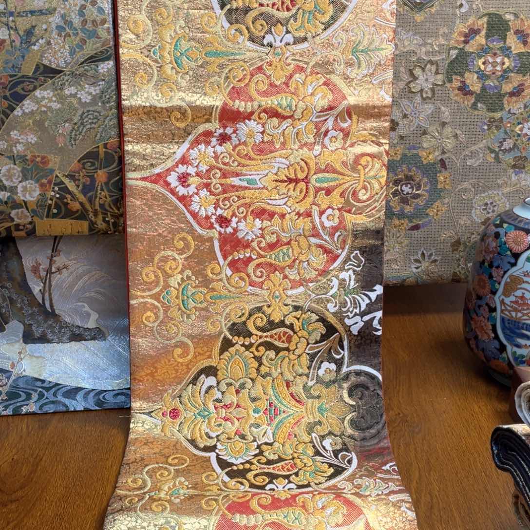 织绣彩金织梅花唐草